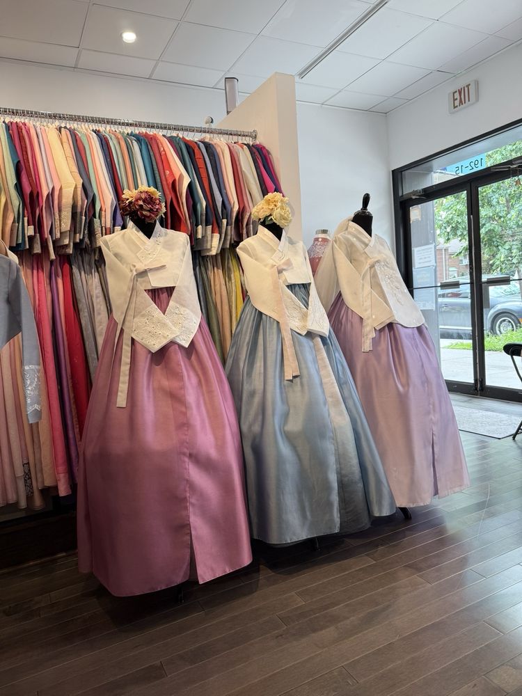Hanbok Story - Dresses & Attire vendor