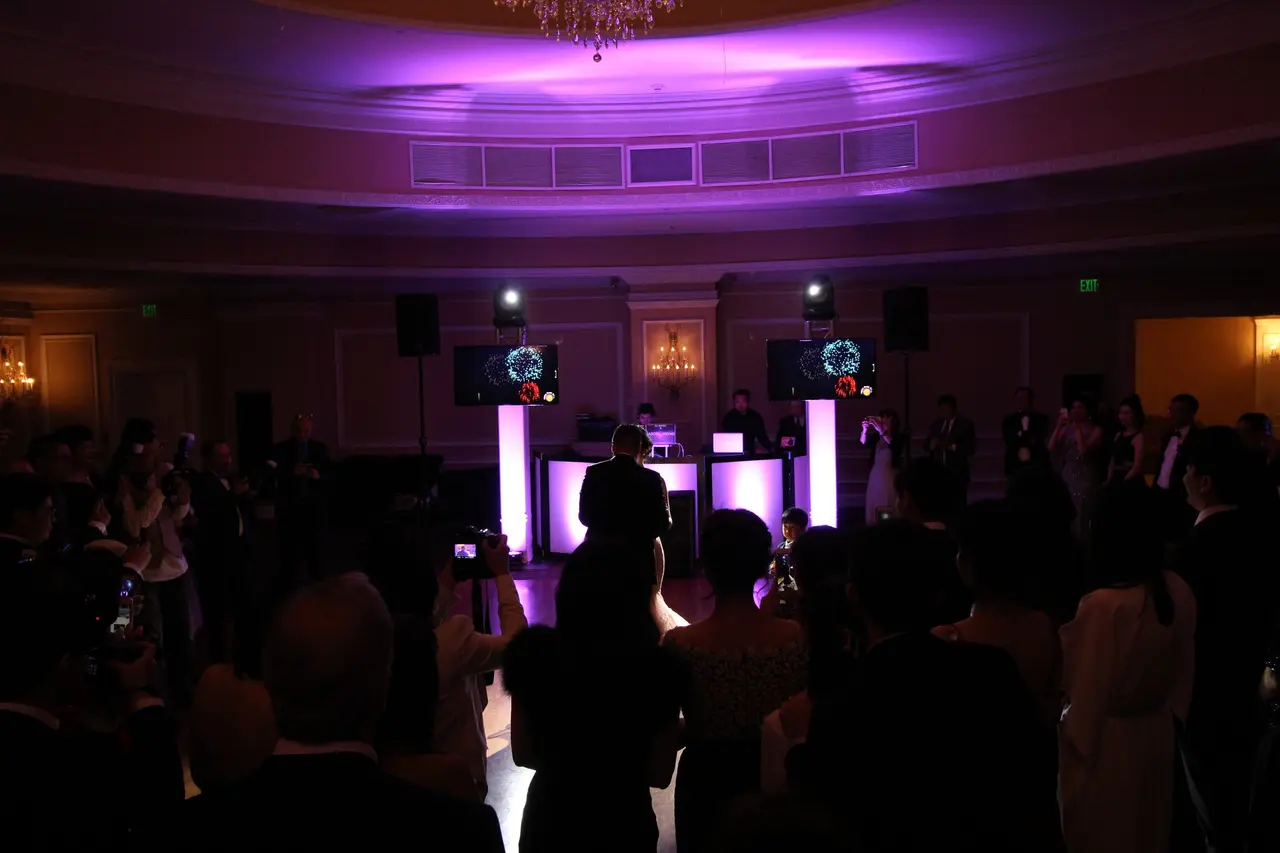 Happy Music DJ - entertainment vendor