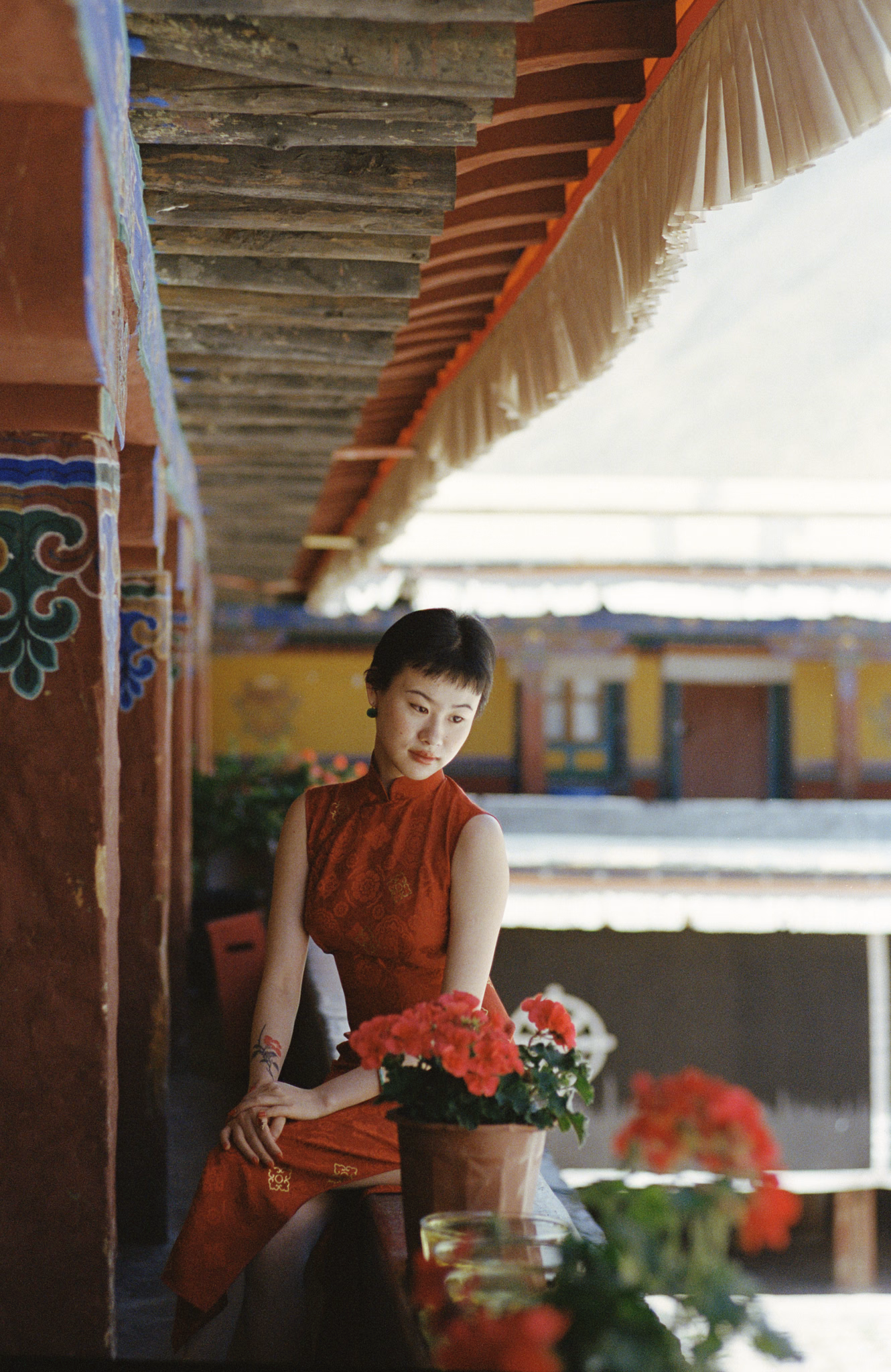 Hoeng Gong Silk Co. - dresses_and_attire vendor