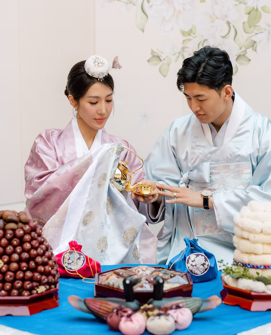 The Hanbok - dresses_and_attire vendor